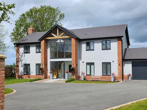A complete frontage with contrasting finishes — CG Cladding Solutions